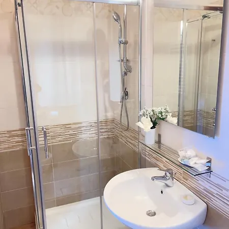 Oda ve Kahvaltı In Centro 33 Salerno