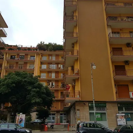 In Centro 33 Oda ve Kahvaltı Salerno
