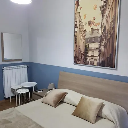 In Centro 33 Bed and Breakfast Σαλέρνο